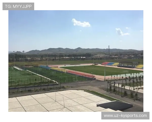 足球俱乐部与学校共建训练实训基地投入使用，足球协会训练基地